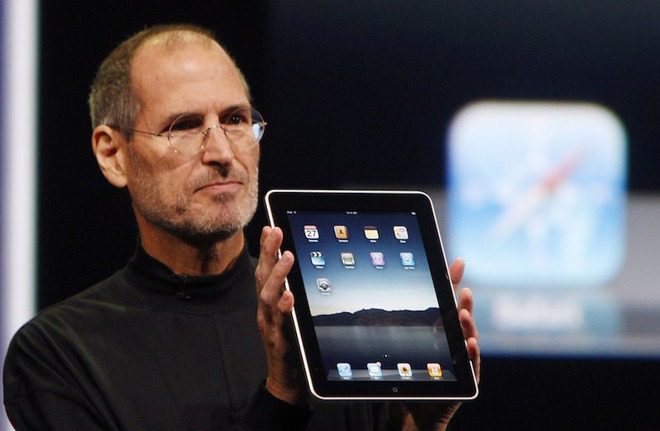 Steve Jobs with First Generation iPad