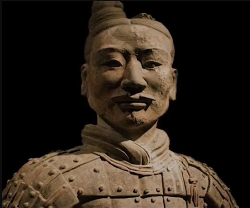 Statue of Sun Tzu with black background